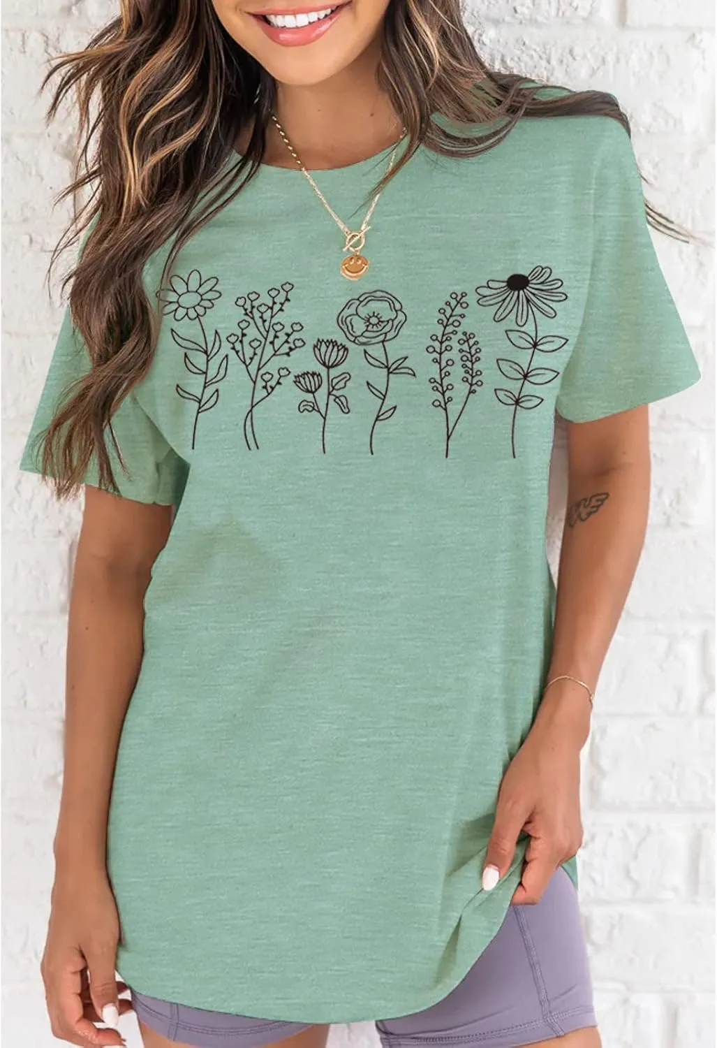 Women's Floral Tee Wildflower Graphic T Shirt Summer Flower Casual Loose Top Crew Neck Short Sleeve Shirts Tees