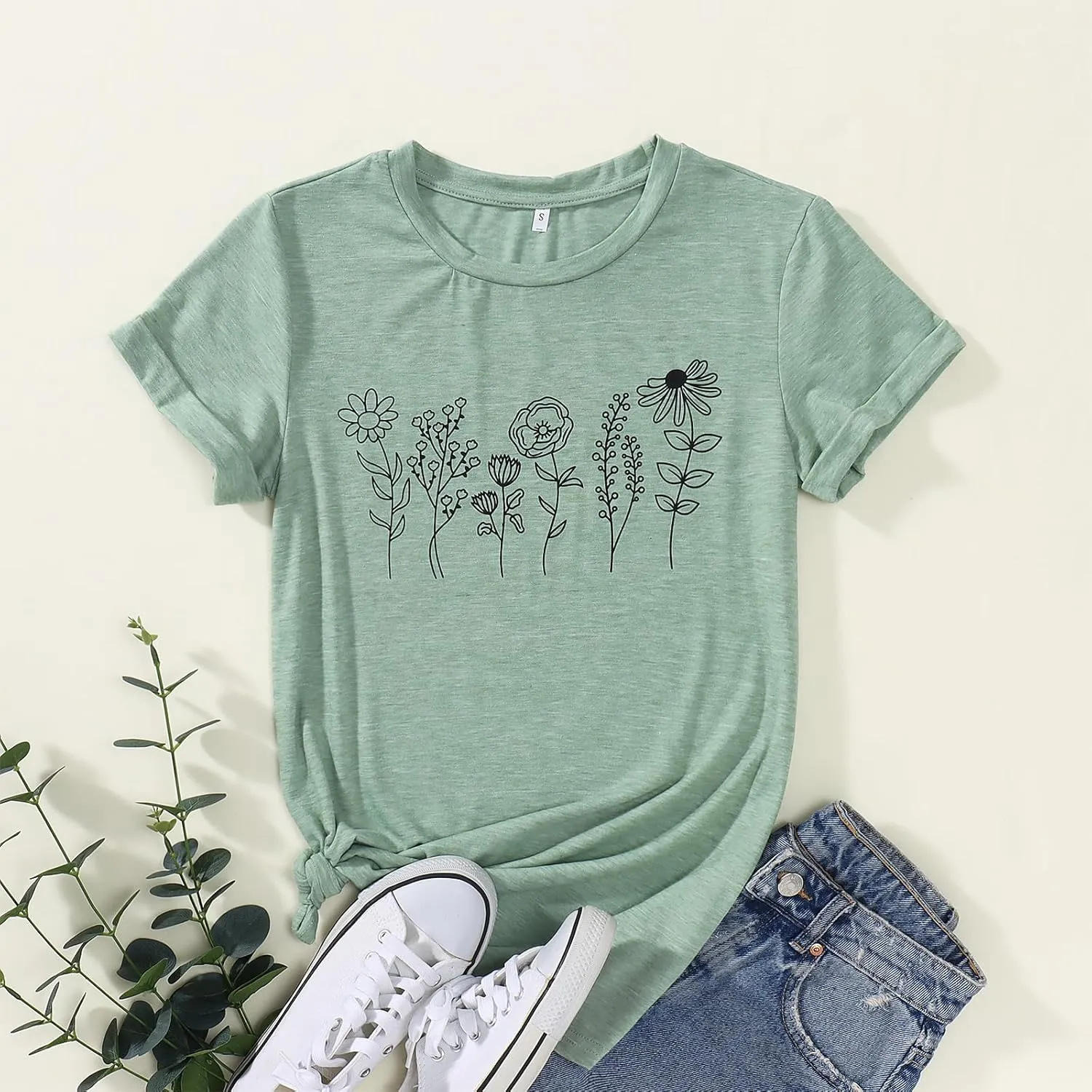 Women's Floral Tee Wildflower Graphic T Shirt Summer Flower Casual Loose Top Crew Neck Short Sleeve Shirts Tees